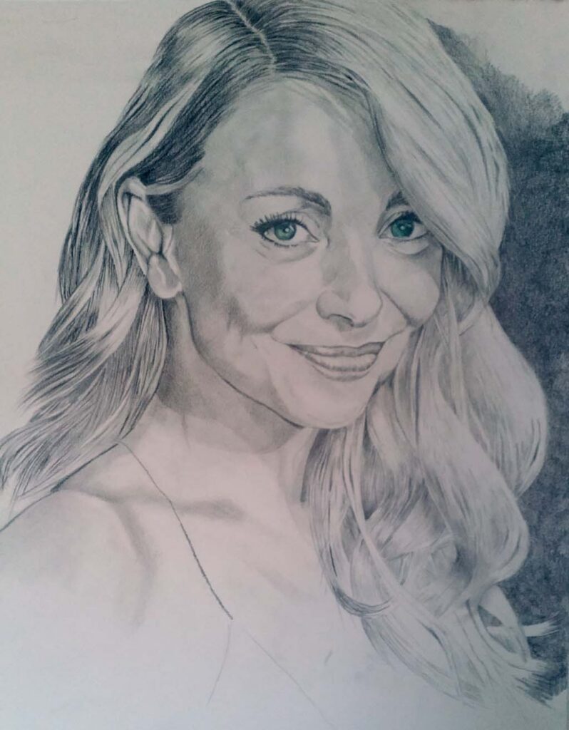 Portret tekening van jonge vrouw met lang haar. Tekening gemaakt met grafietpotlood. Formaat ongeveer 40 x 50 cm.